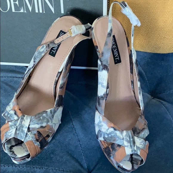 Leslie - Floral from Shoemint - Picture 2 of 4